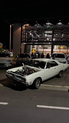 DODGE CHARGER 5.2 R/T V8 GASOLINA 2P MANUAL DODGE CHARGER 5.2 R/T V8 GASOLINA 2P MANUAL